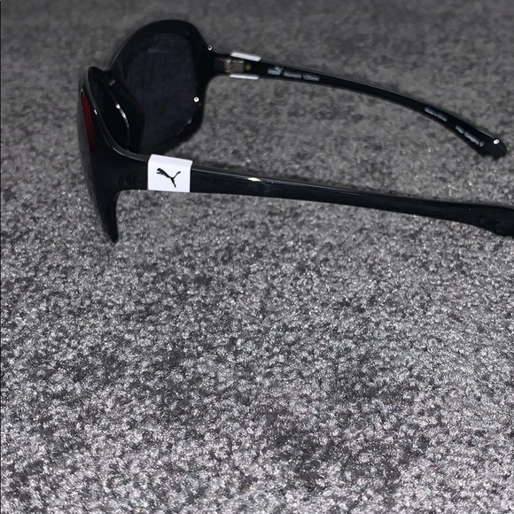 Puma Women’s Black Sunglasses 🕶 - Picture 5 of 8